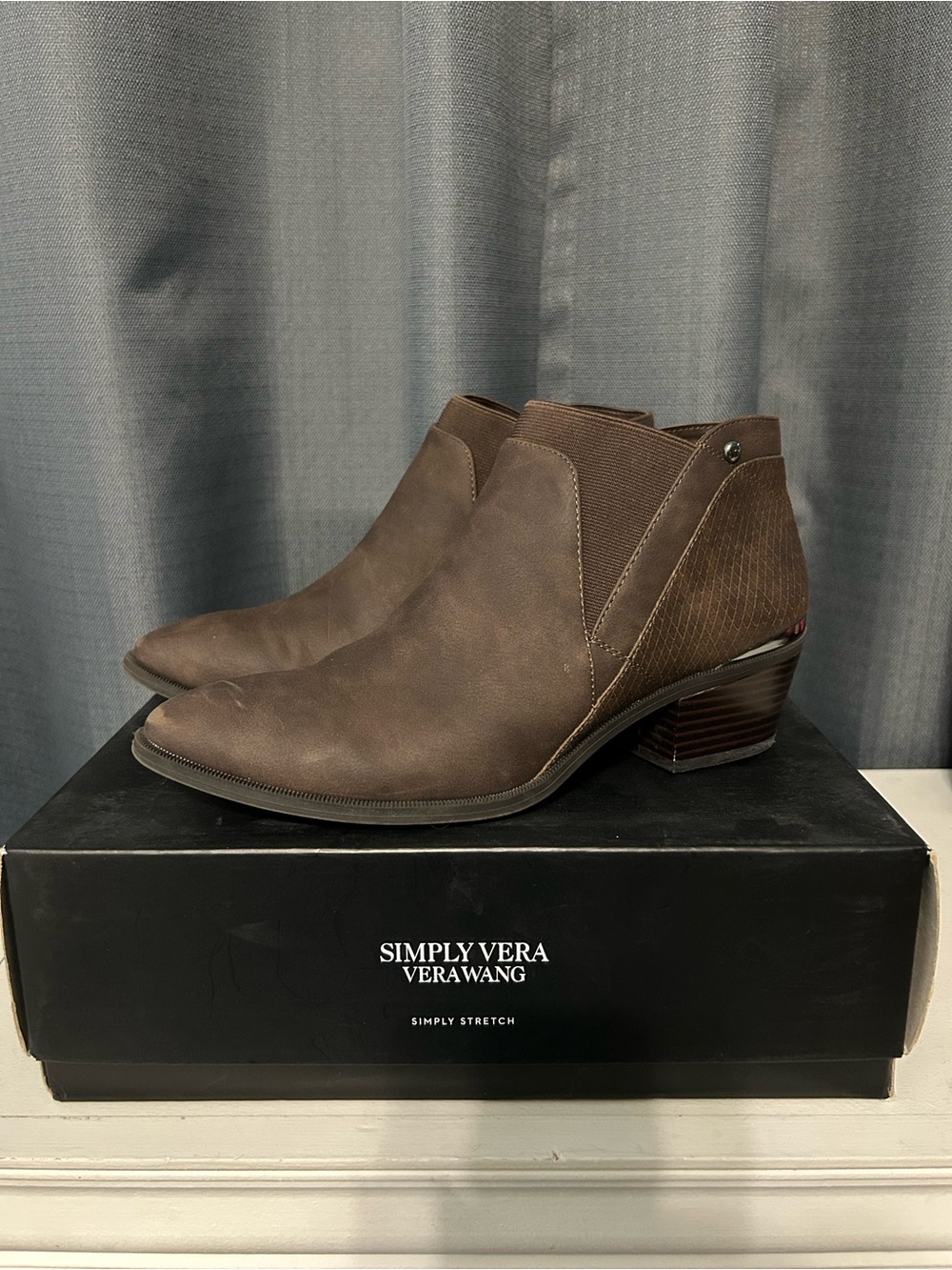 Simply Vera Vera Wang Taupe Brown Low Heel Ankle Boots